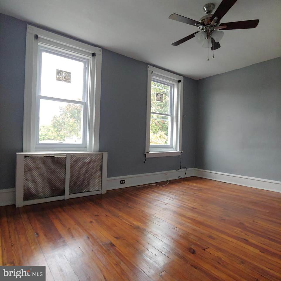35 Pomona Street - Photo 1