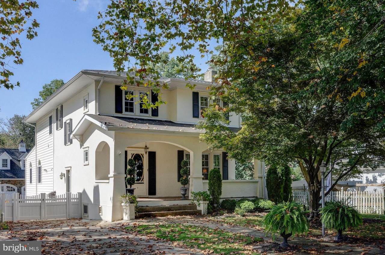 6 10TH AVENUE - Photo 1