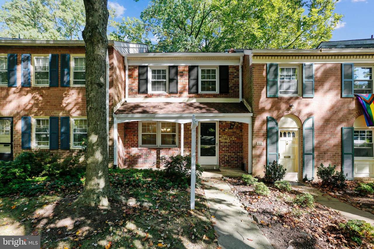 871 Azalea Drive - Photo 1
