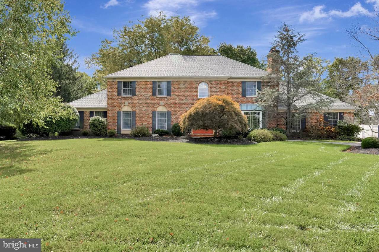 1825 Thornbury Drive - Photo 1