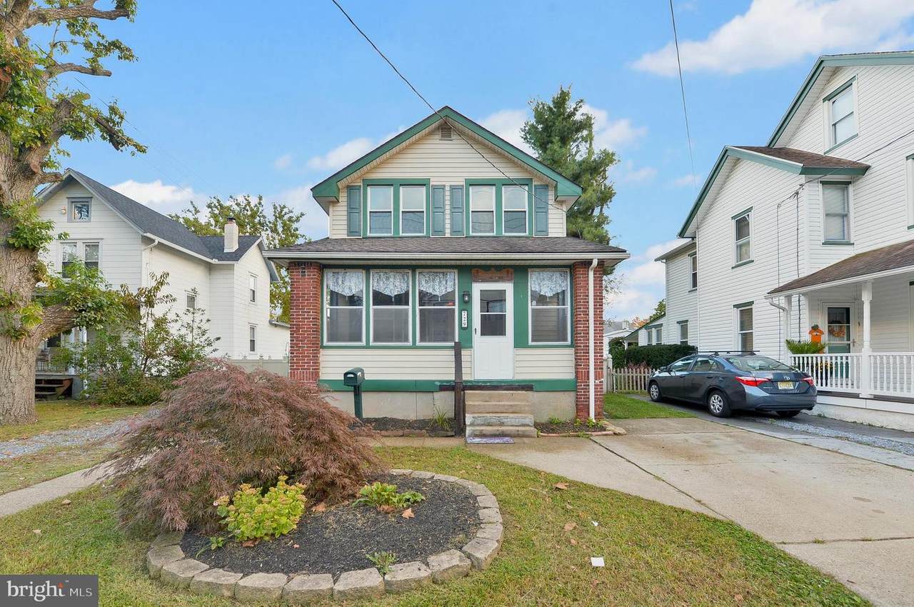 729 Burlington Avenue - Photo 1