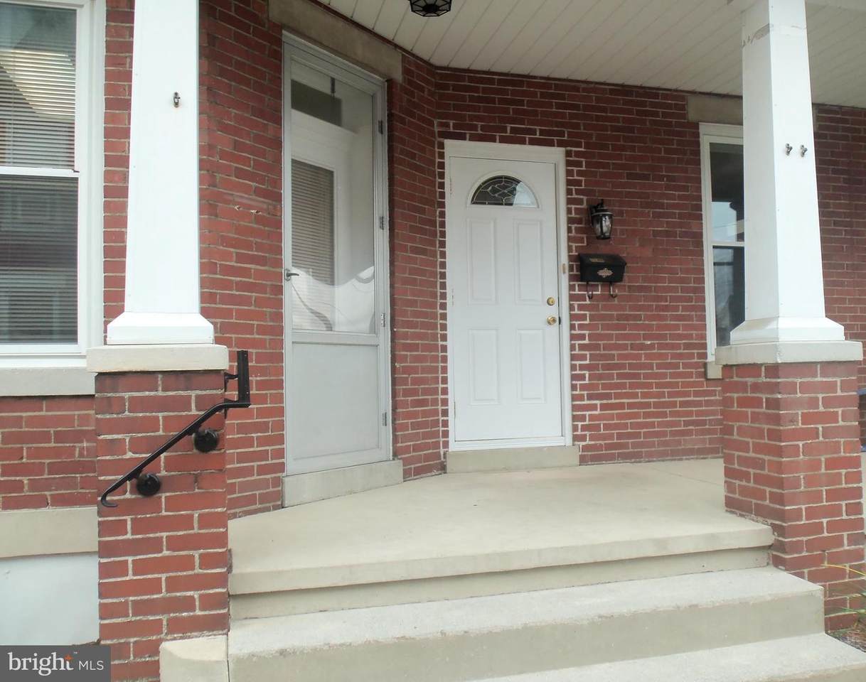 114-B Maple Avenue - Photo 1