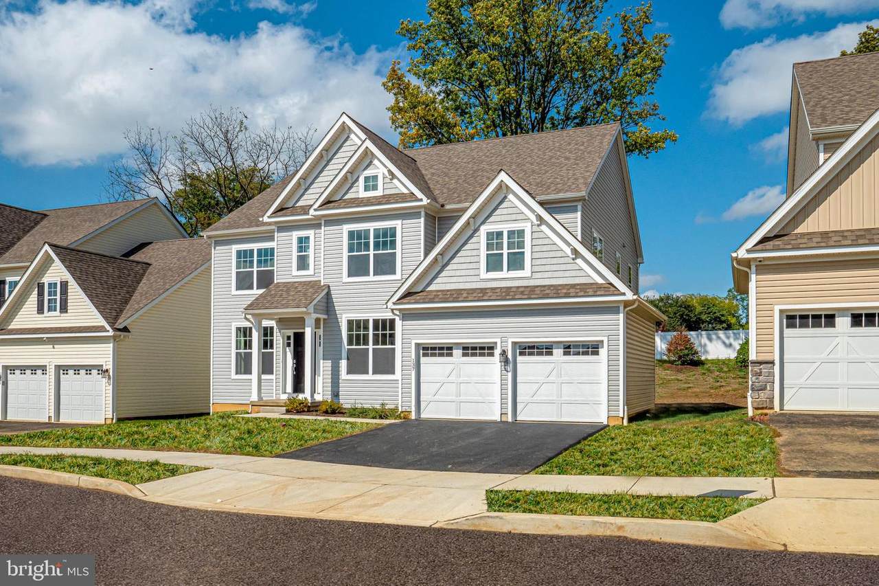 143 Bowery Lane - Photo 1