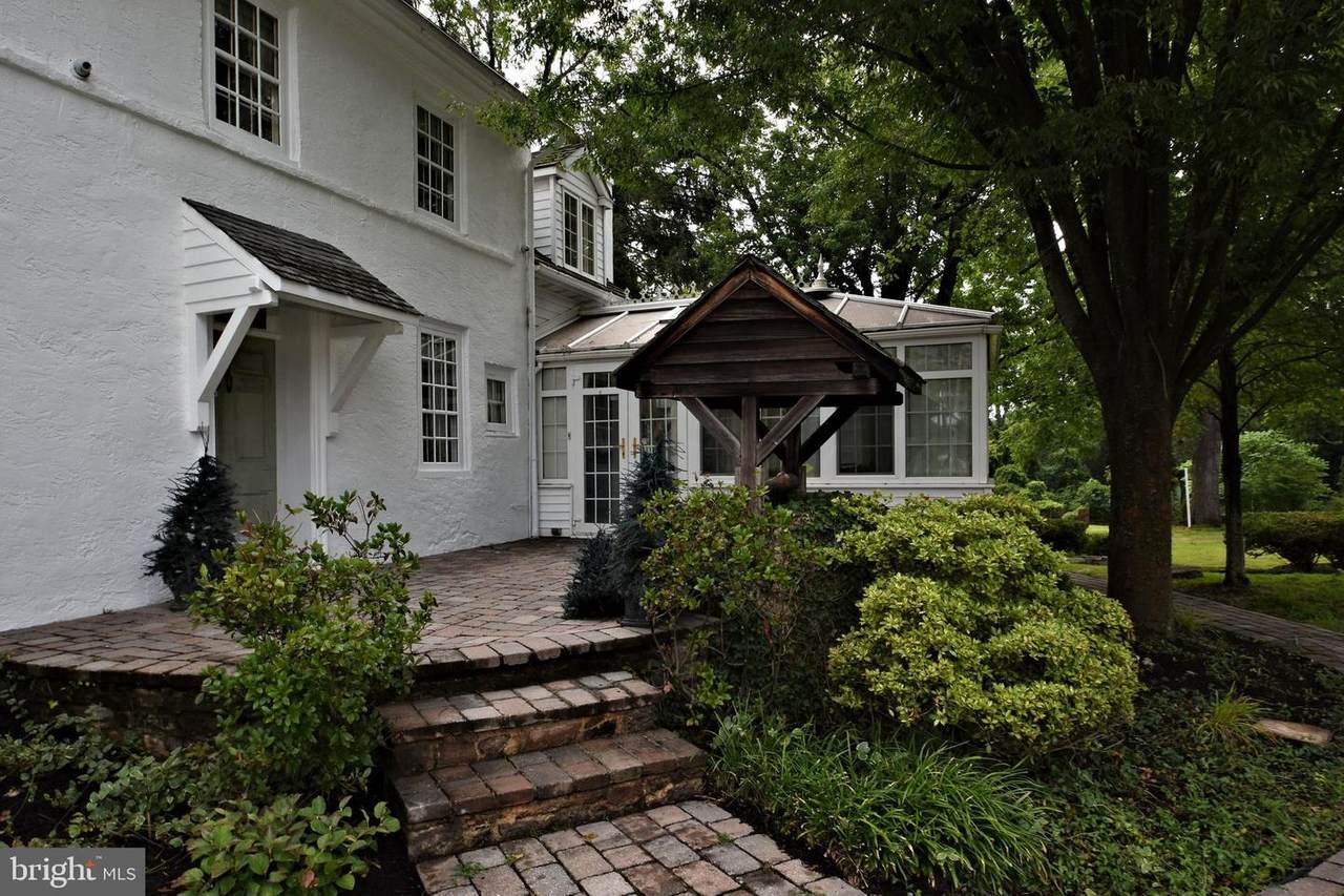 10 Walnut Way - Photo 1