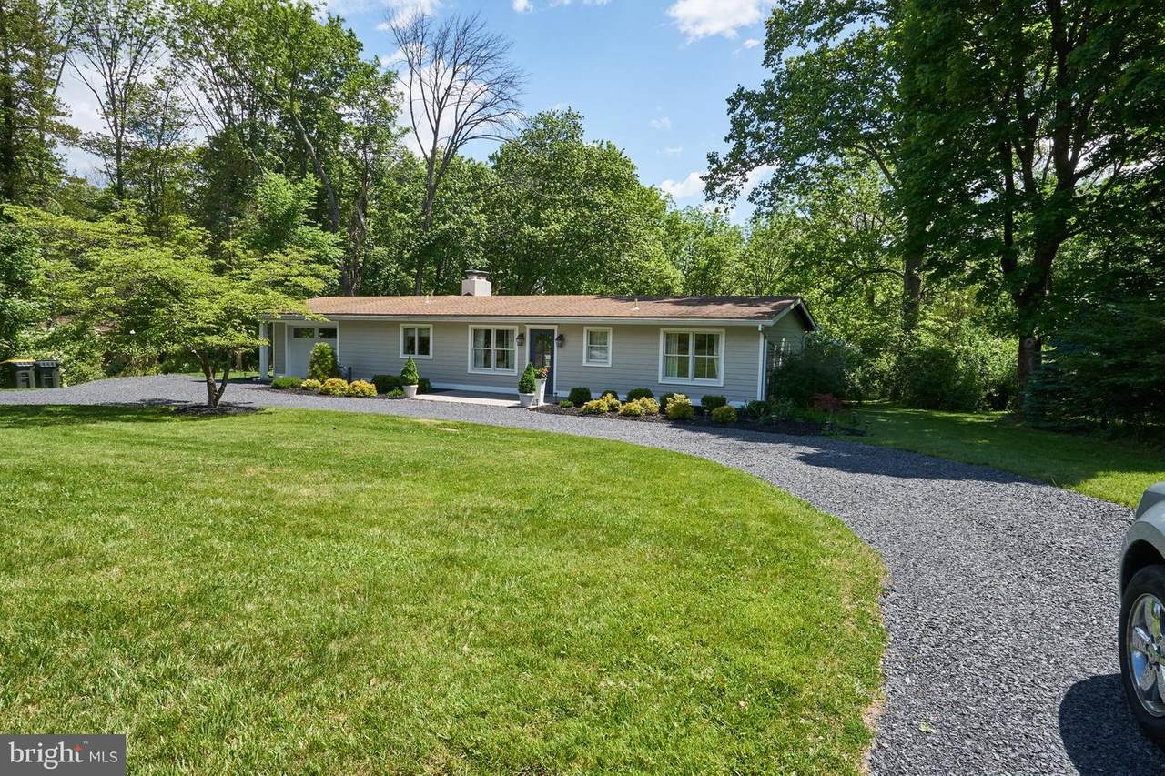 372 Sugan Road - Photo 1