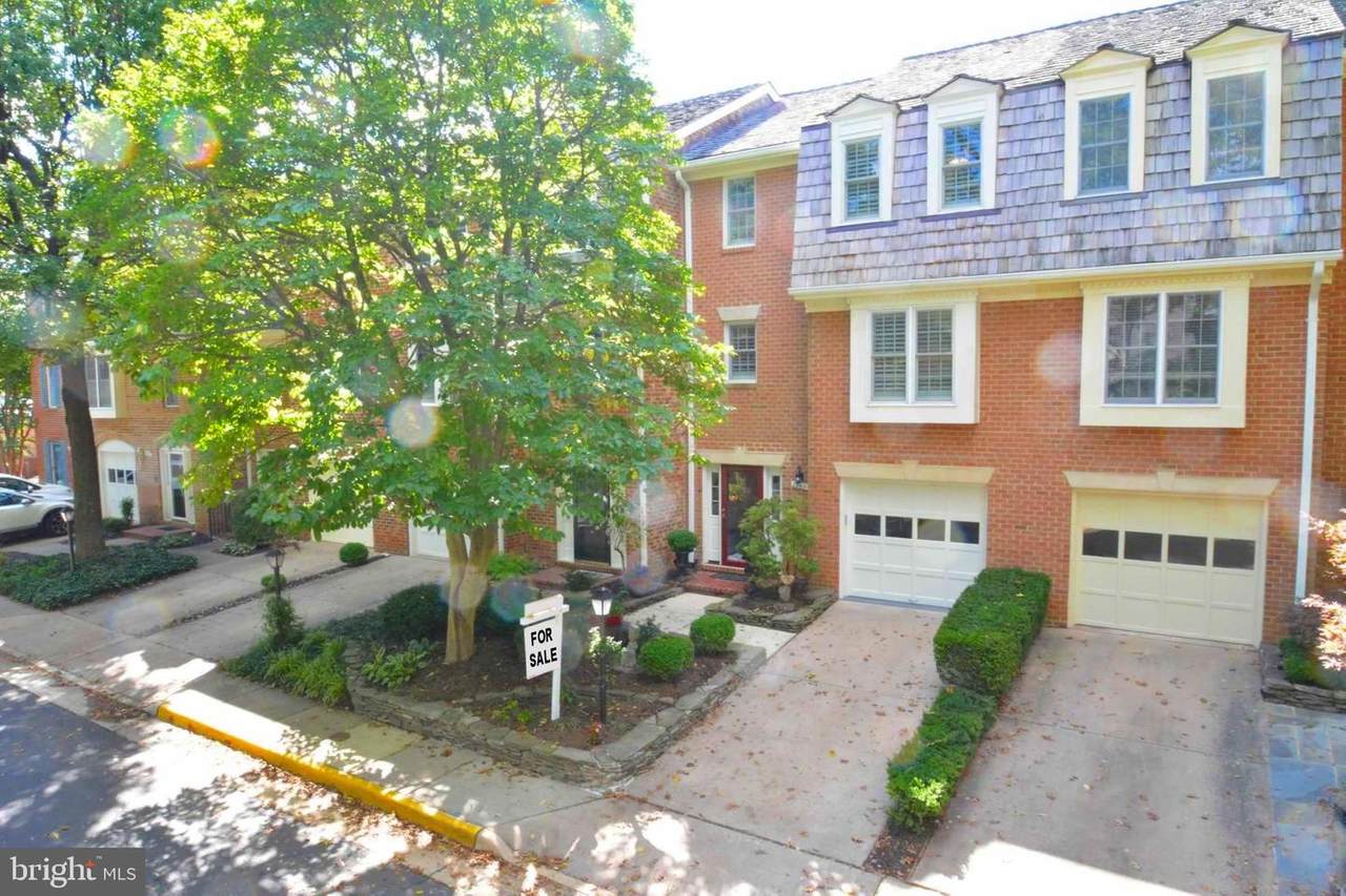 2969 Oakborough Square - Photo 1