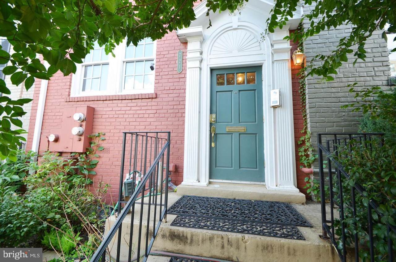 721 12TH Street - Photo 1