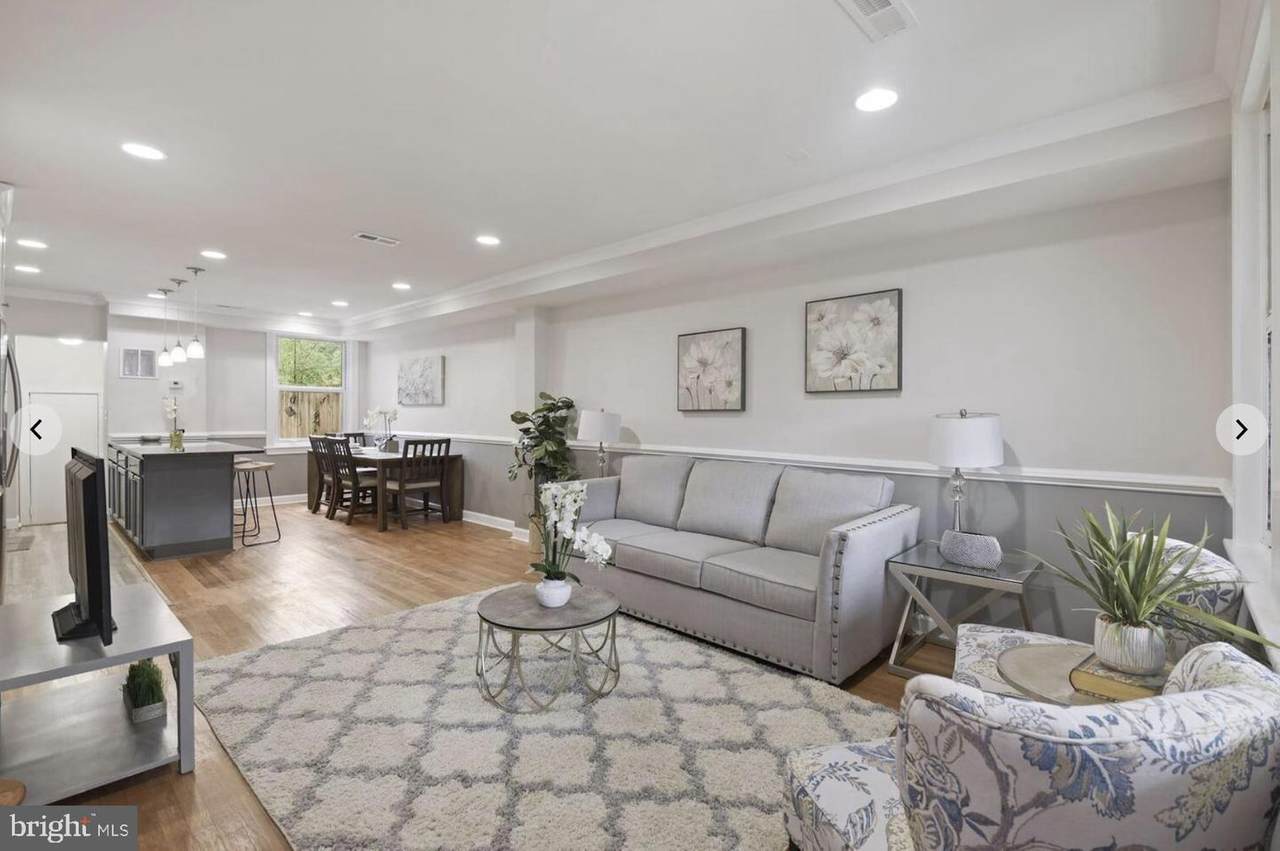 2507 Fairlawn Avenue - Photo 1