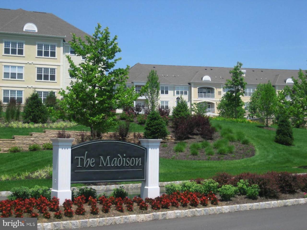 325 Masterson Court - Photo 1