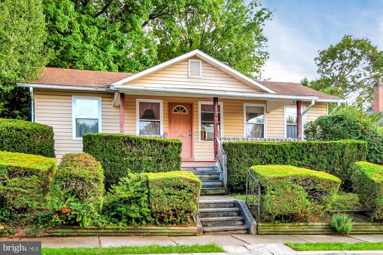 1526 Queen Street - Photo 1