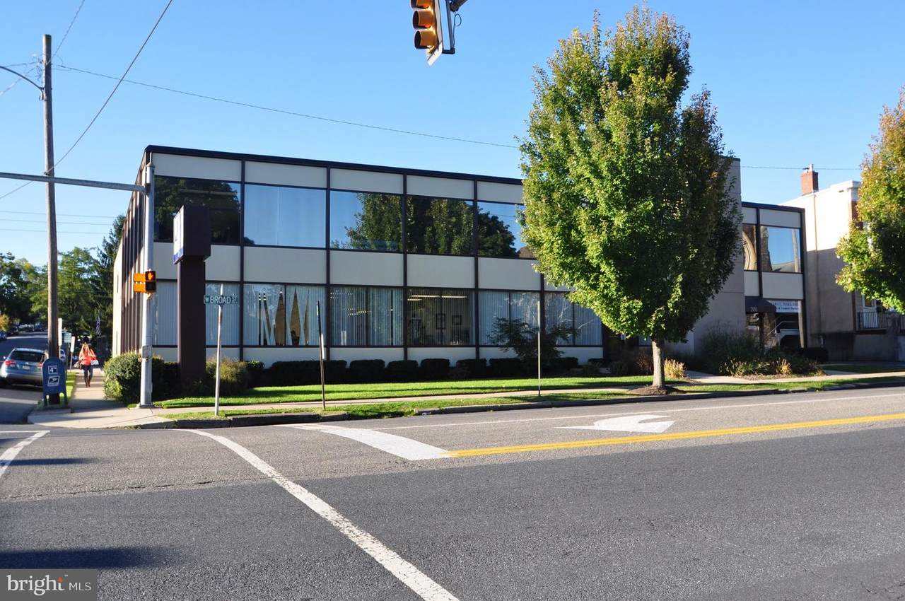 701 Broad Street - Photo 1