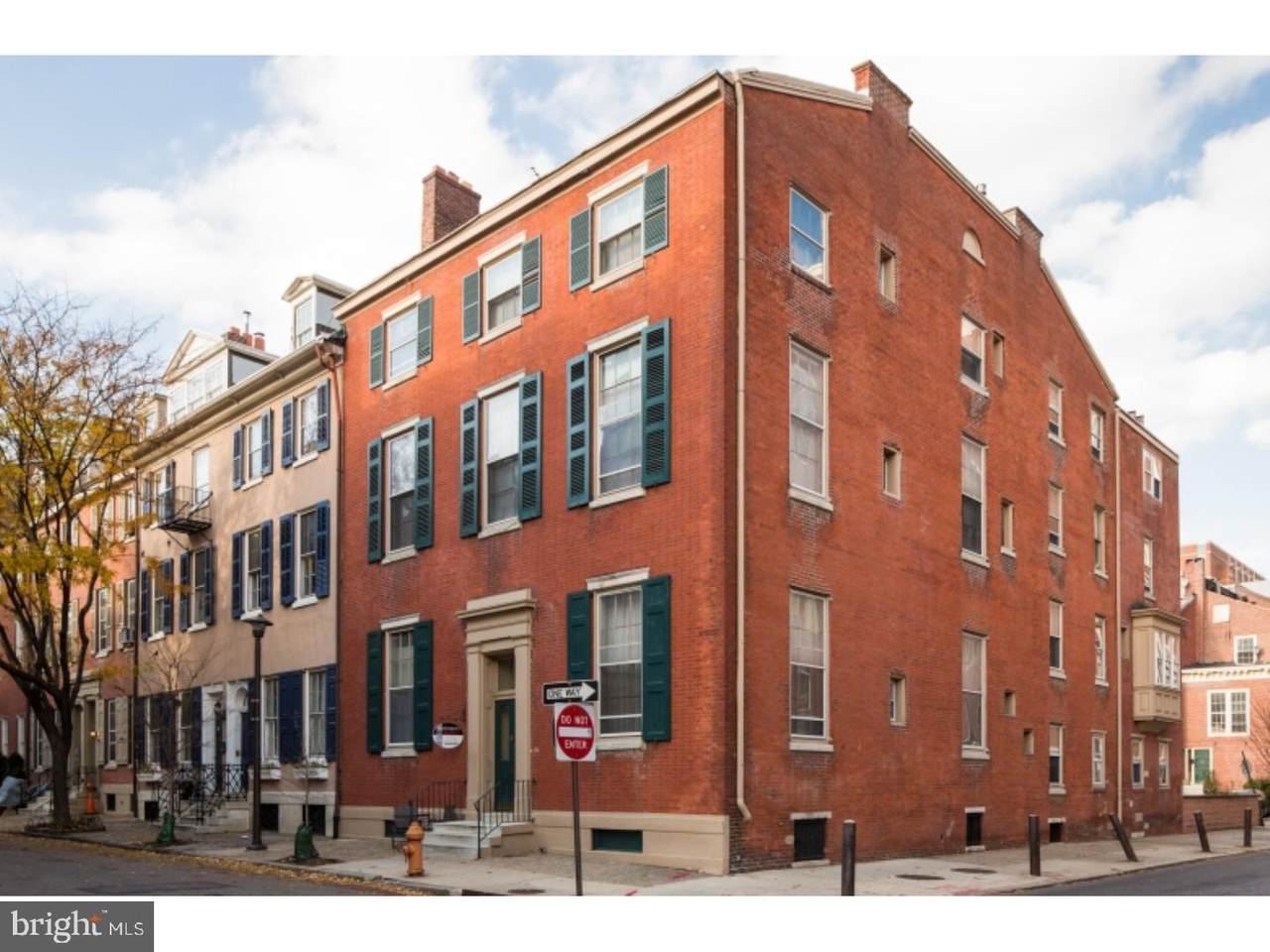 901 Clinton Street - Photo 1