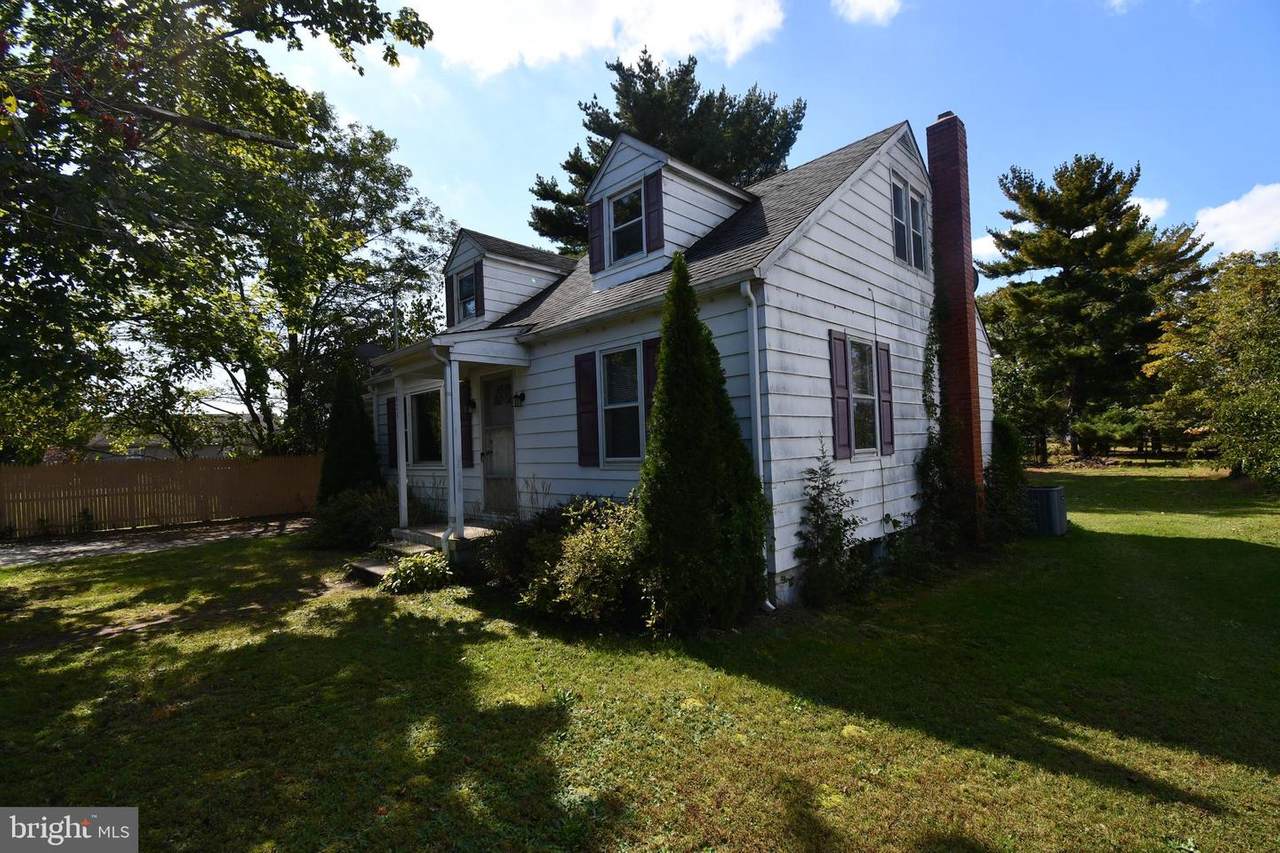 1823 Circle Drive - Photo 1