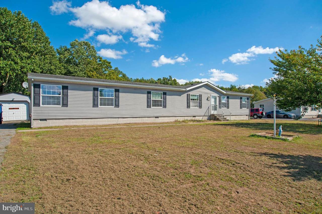 352 Pleasant Pine Circle - Photo 1