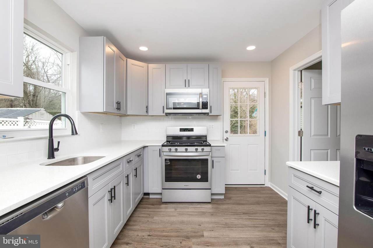 156 Dennis Drive - Photo 1