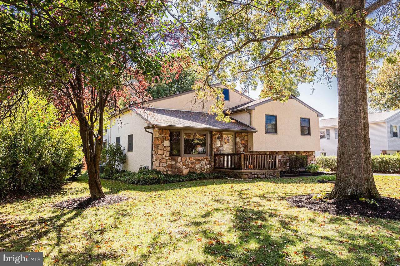 912 Irwin Avenue - Photo 1