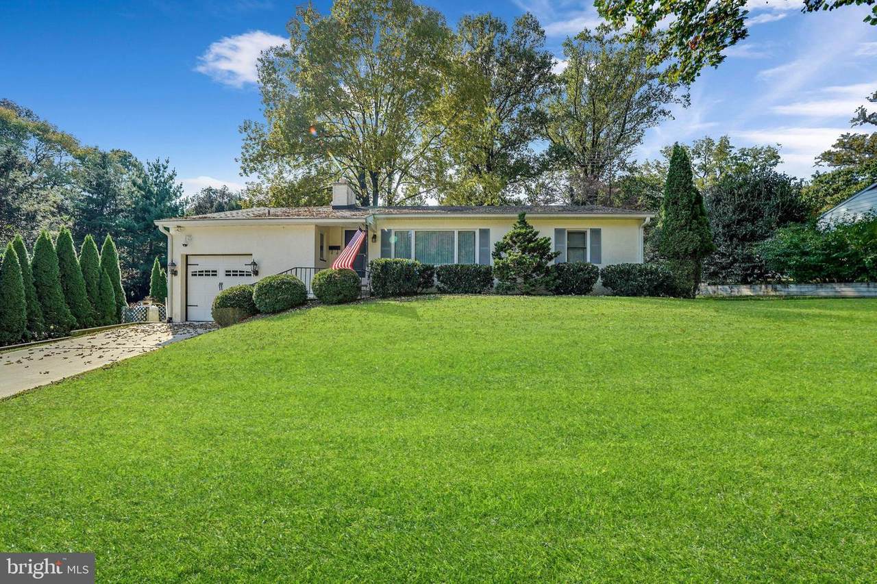 830 Spruce Avenue - Photo 1
