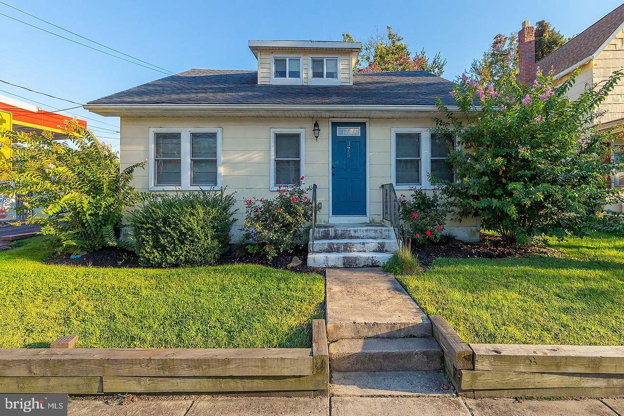 375 Holly Avenue - Photo 1