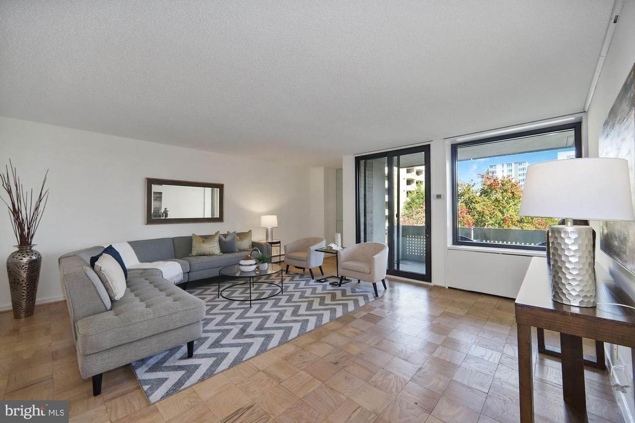 240 M Street - Photo 1