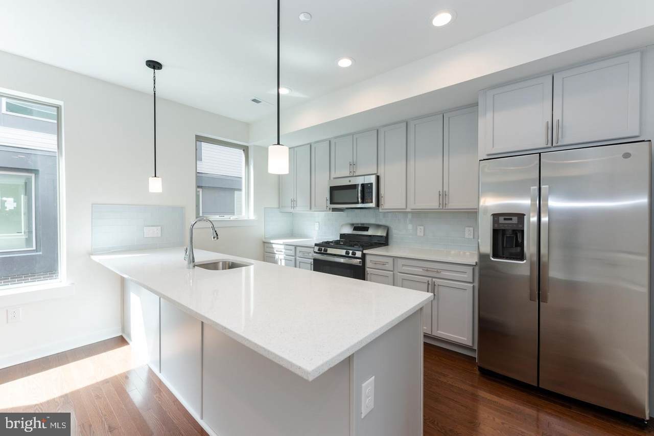 2131 Kensington Walk - Photo 1