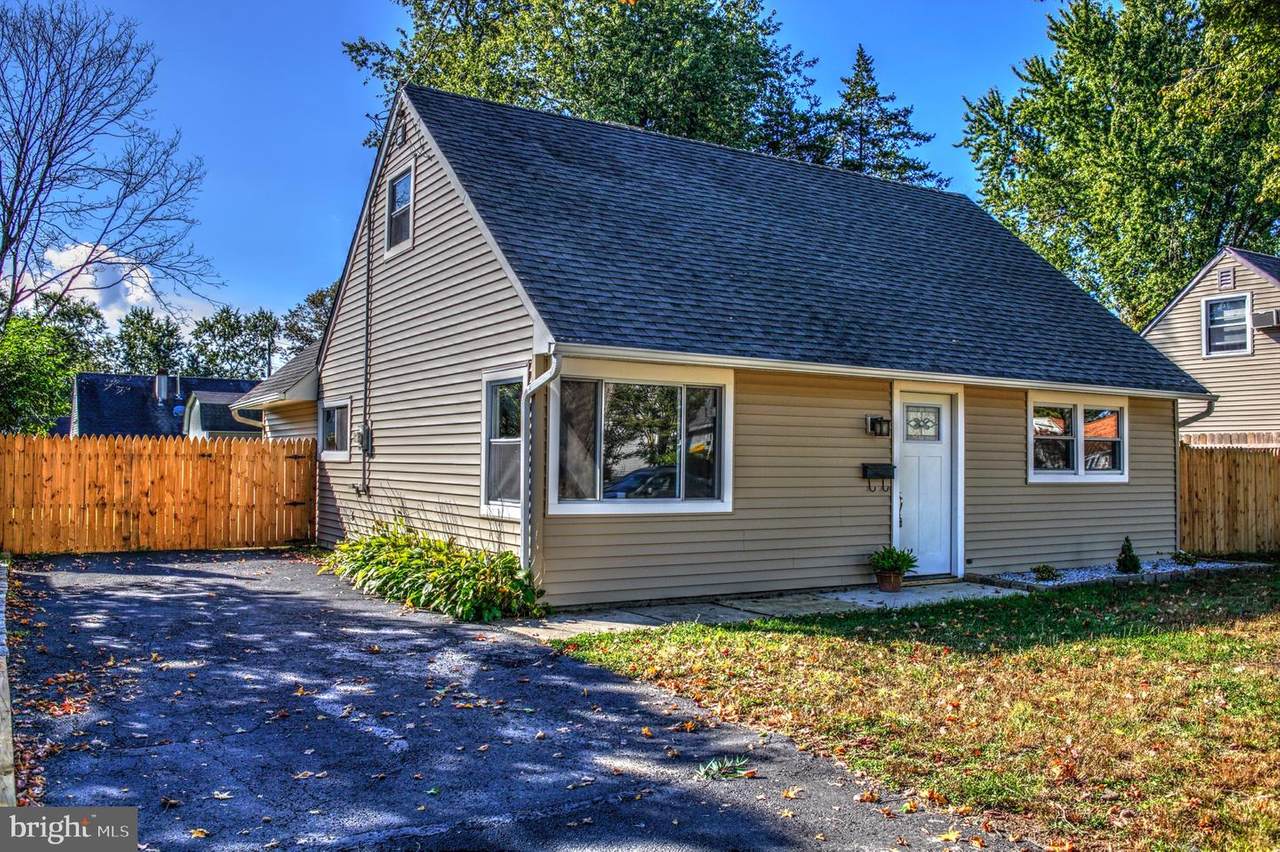 56 Dunmore Avenue - Photo 1