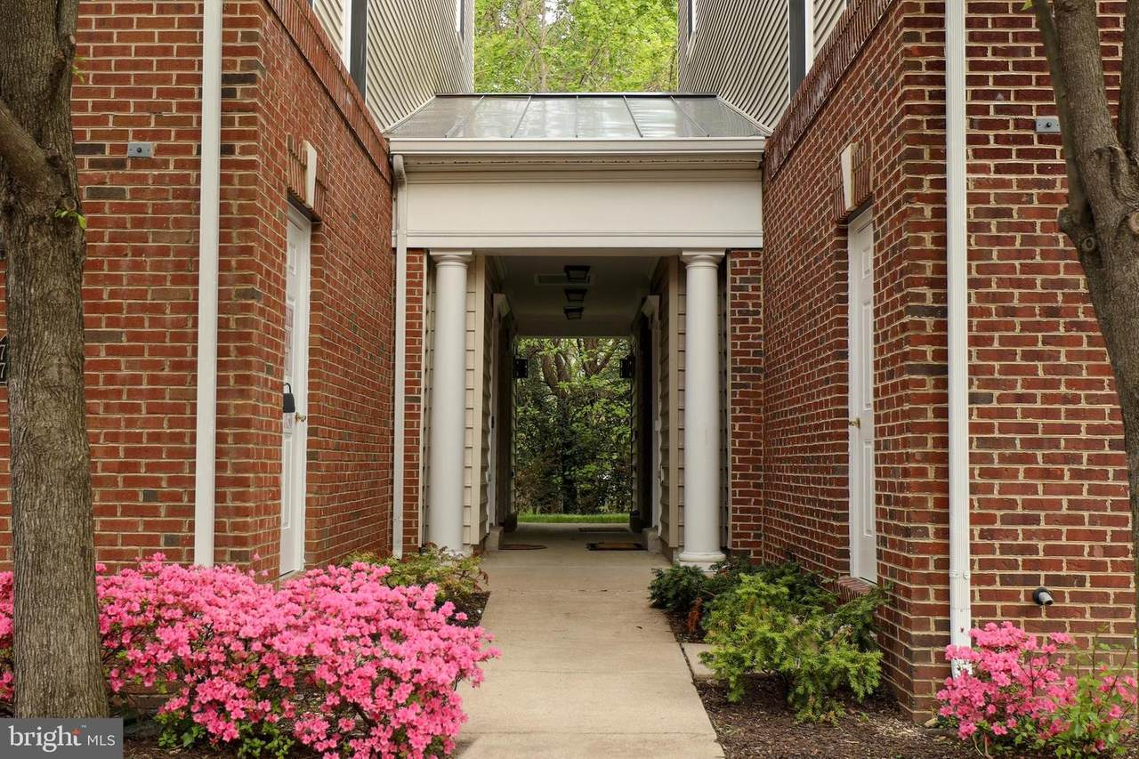 7128 Huntley Creek Place - Photo 1