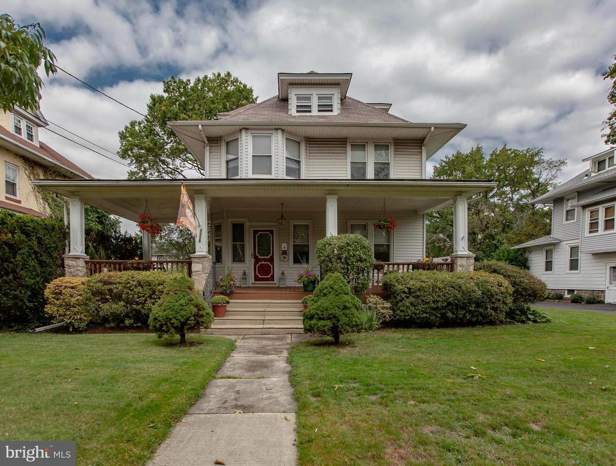 1115 Collings Avenue - Photo 1