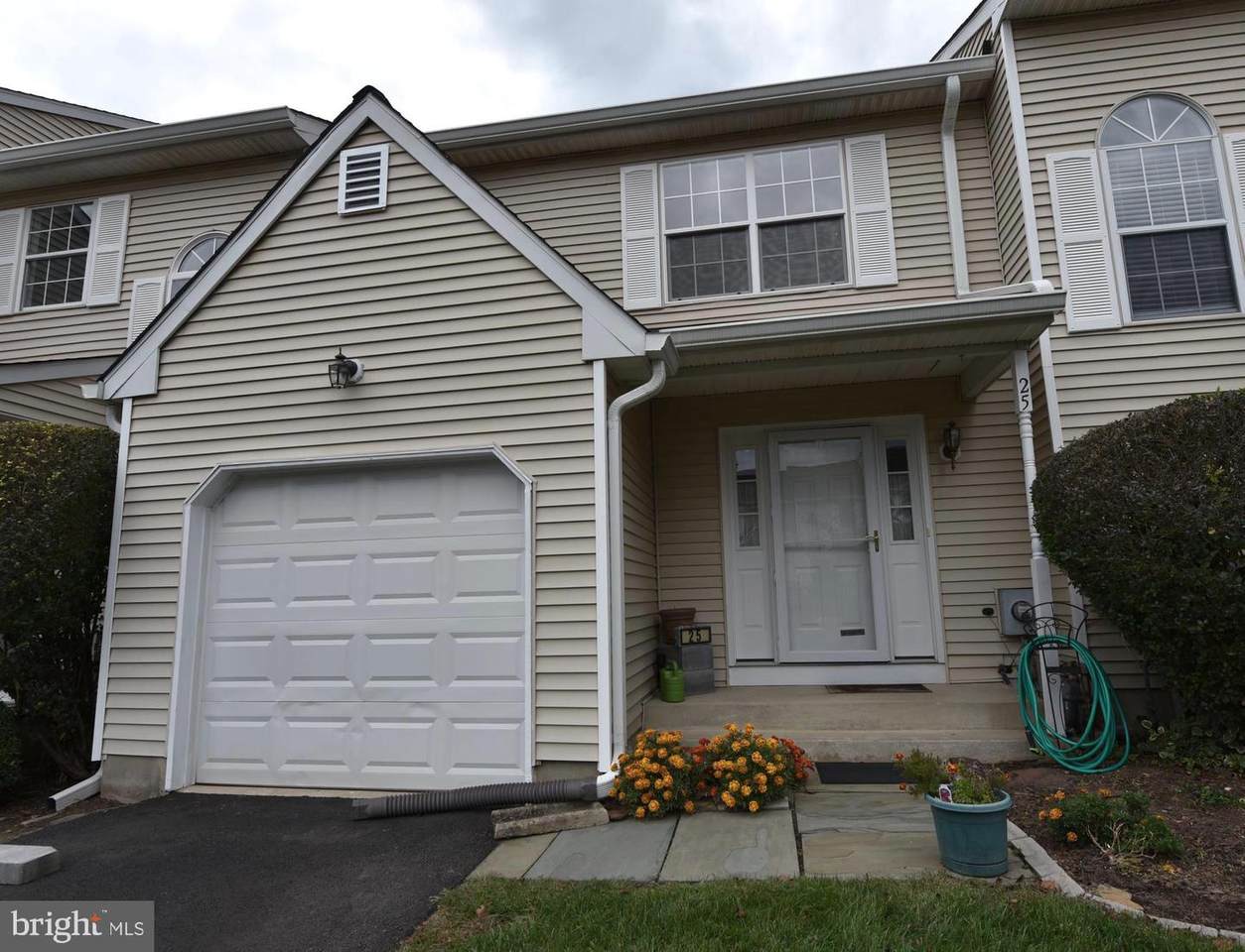 25 Pioneer Court - Photo 1