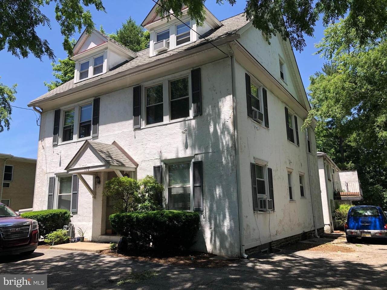 117 Montgomery Avenue - Photo 1
