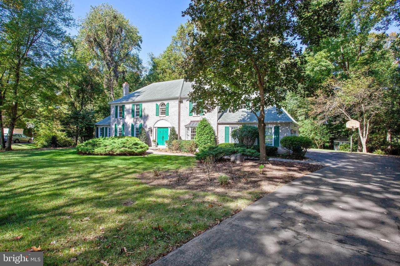 927 Hunt Drive - Photo 1