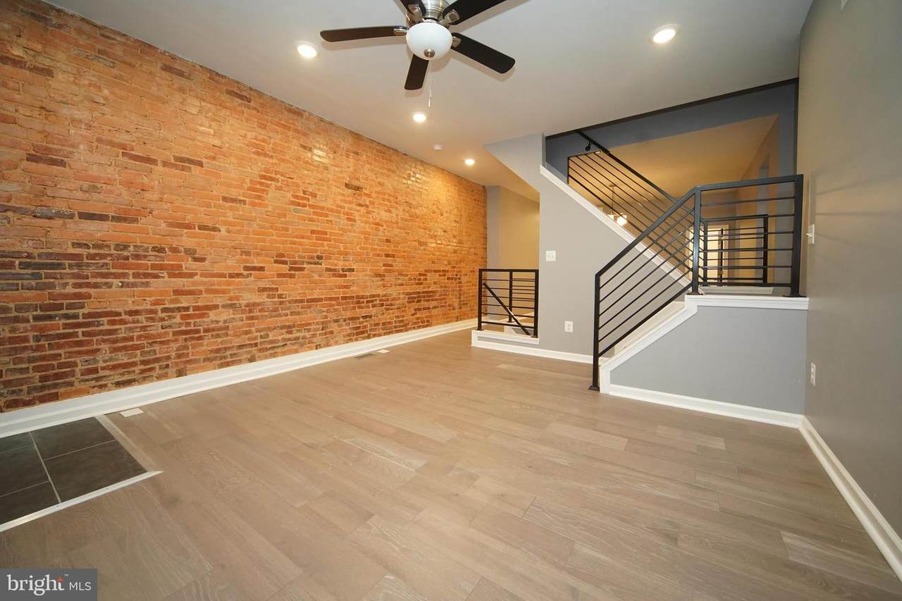 3008 Baker Street - Photo 1