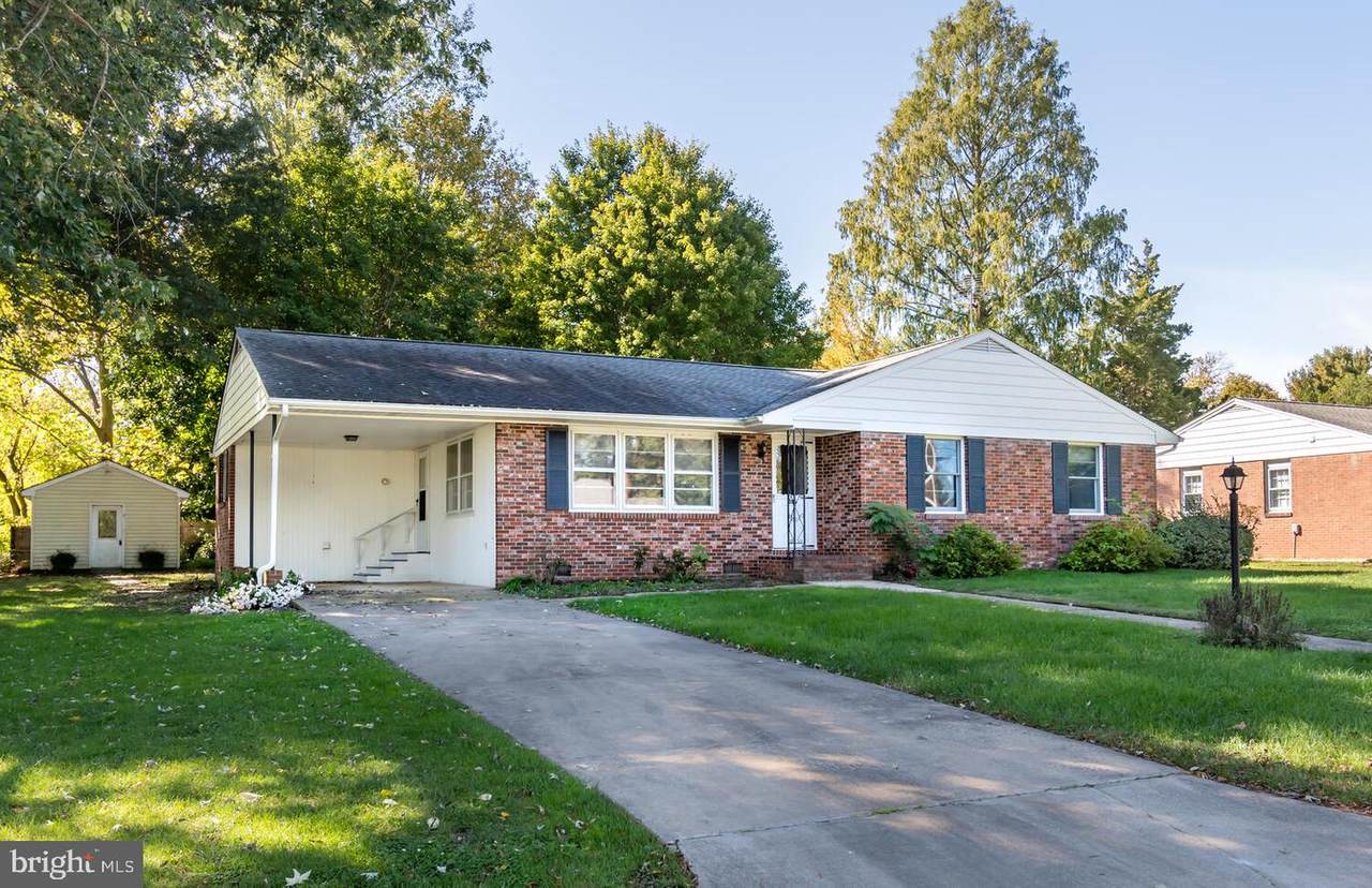 206 Glen Street - Photo 1