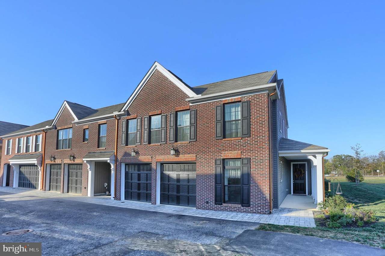1439 Woolford Way - Photo 1