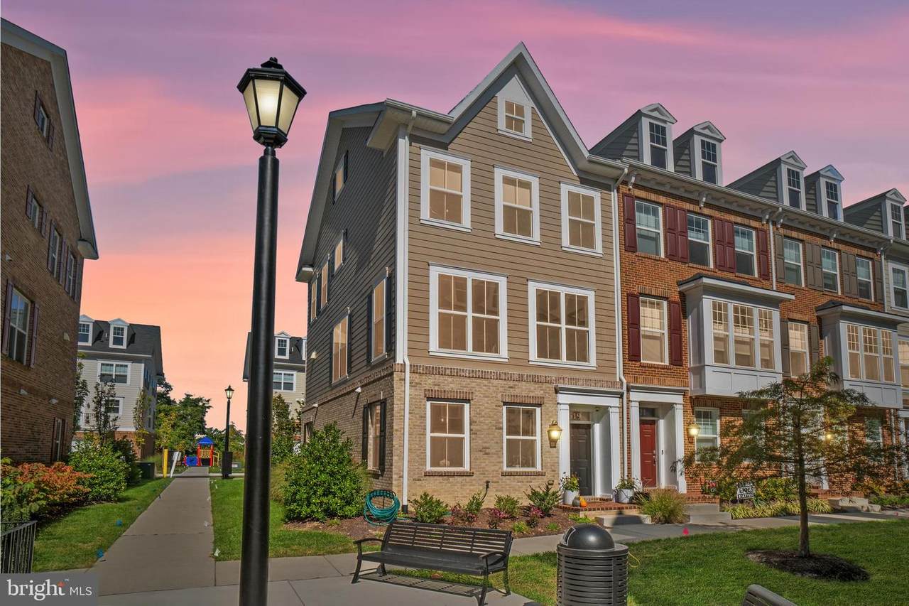 619 Totten Mews - Photo 1