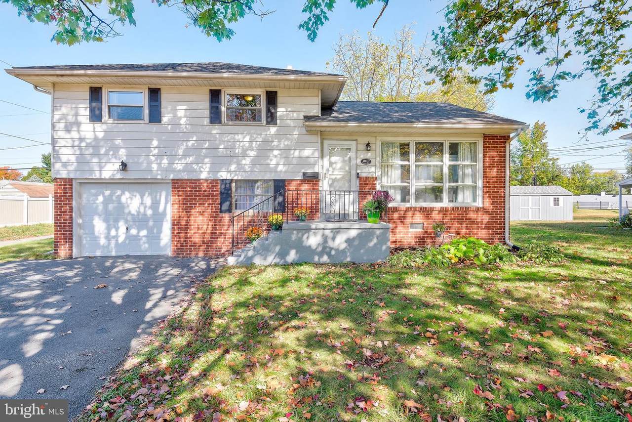 1019 Swarthmore Road - Photo 1