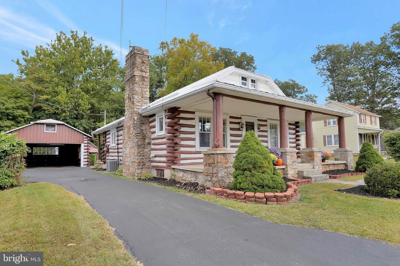 319 Park Street - Photo 1