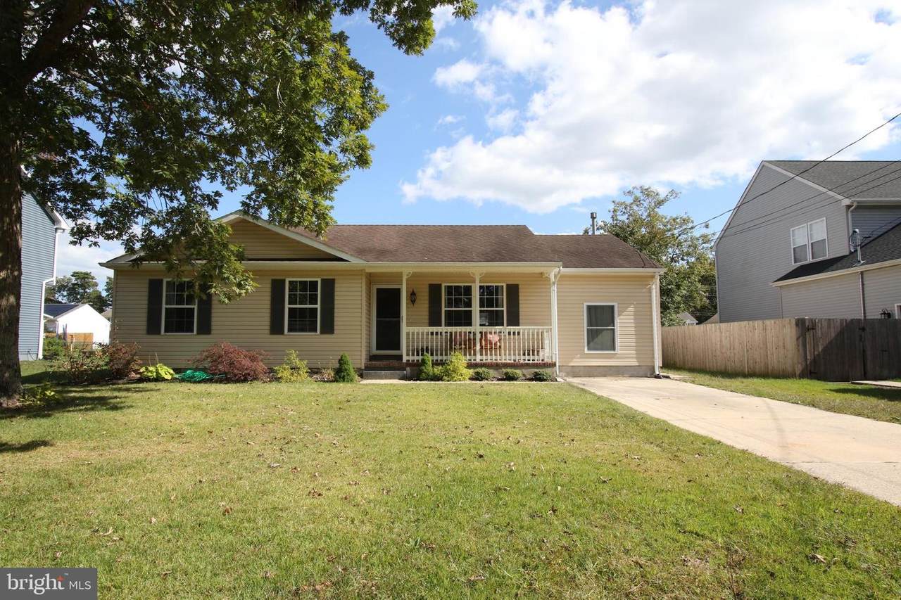 103 Flipper Avenue - Photo 1
