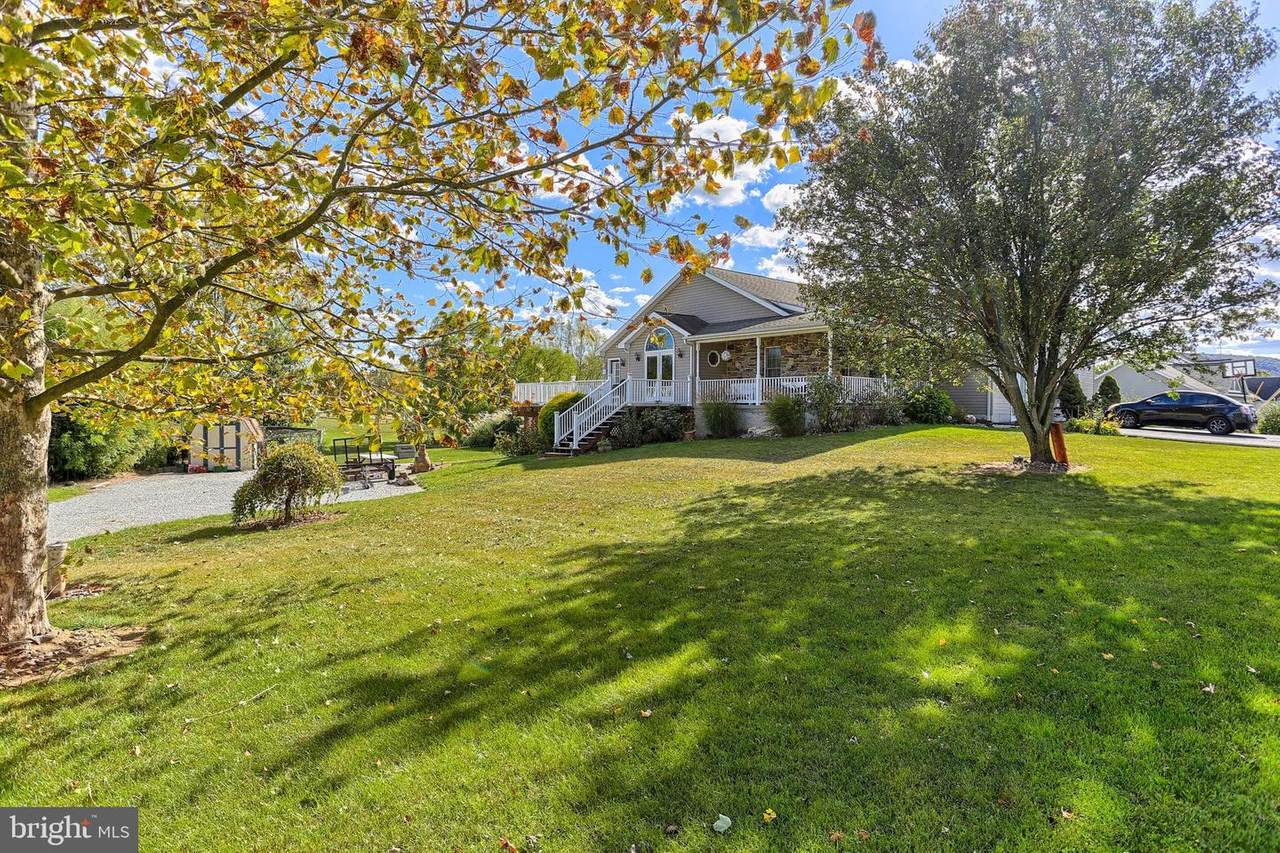 1012 Railroad Lane - Photo 1
