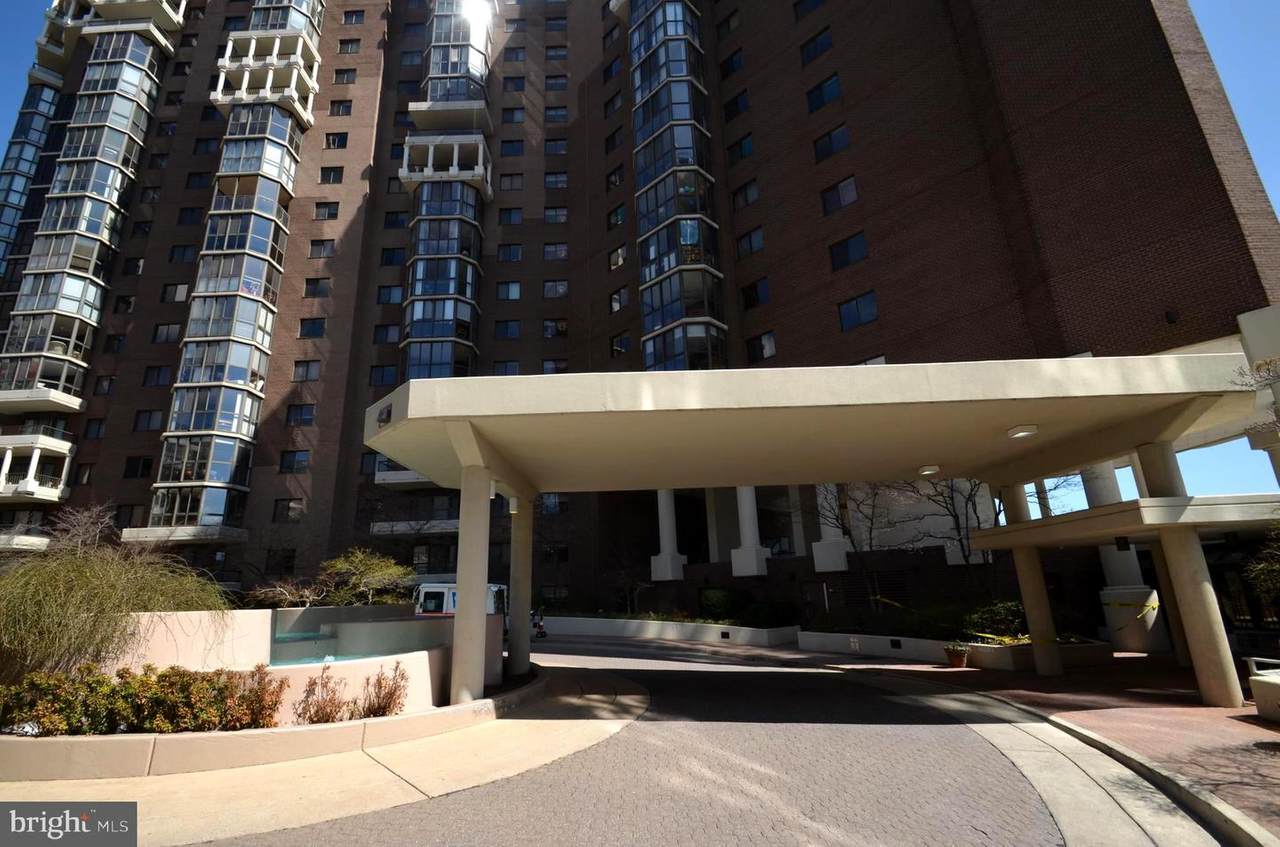 1600 Oak Street - Photo 1