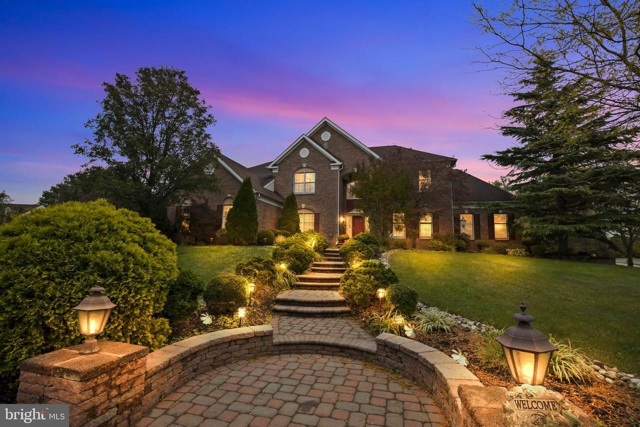 2 Canterbury Court - Photo 1