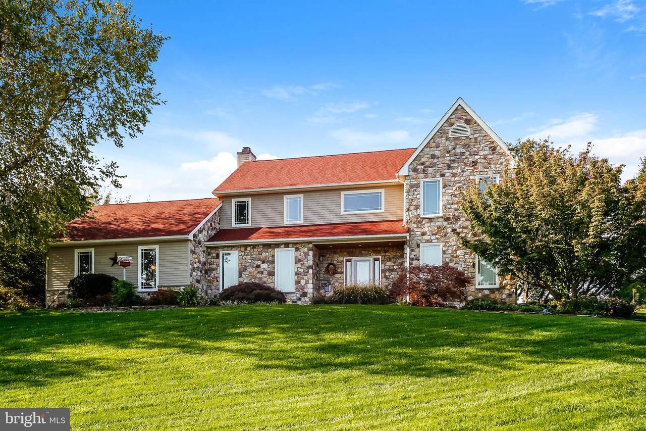 212 Highland View Drive - Photo 1