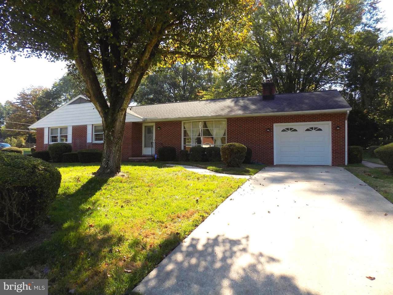 1413 Cherokee Lane - Photo 1