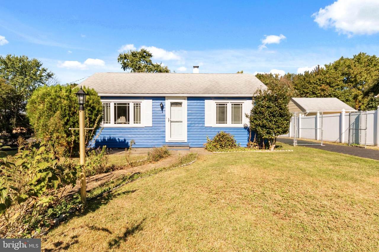 728 Longwood Avenue - Photo 1