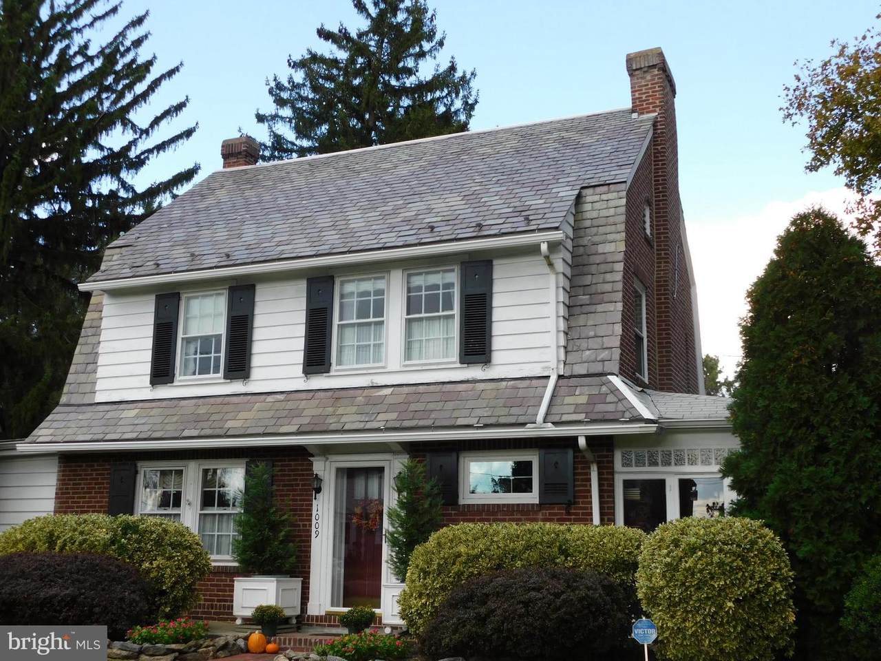 1009 Rhawn Street - Photo 1