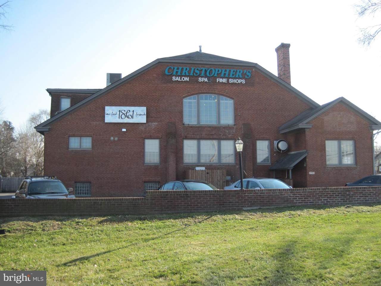 423 Broad Street - Photo 1