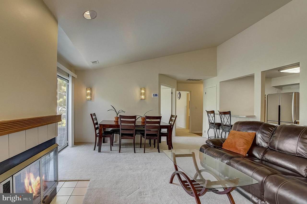 121 Commonwealth Court - Photo 1