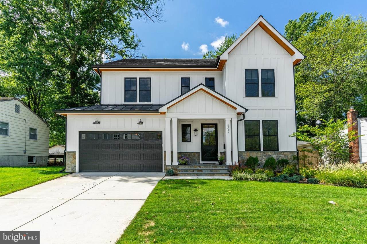 602 Cottage Street - Photo 1