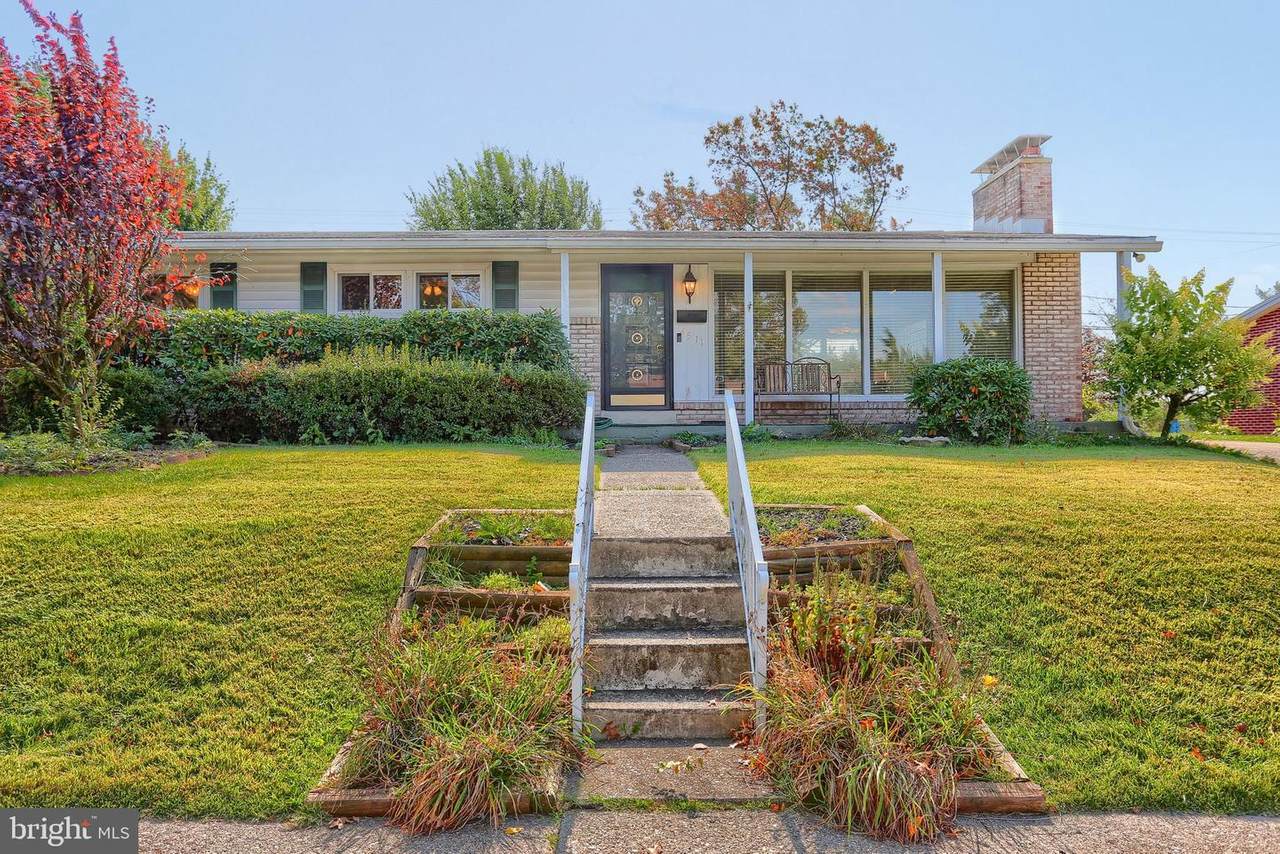 4511 Oxford Road - Photo 1