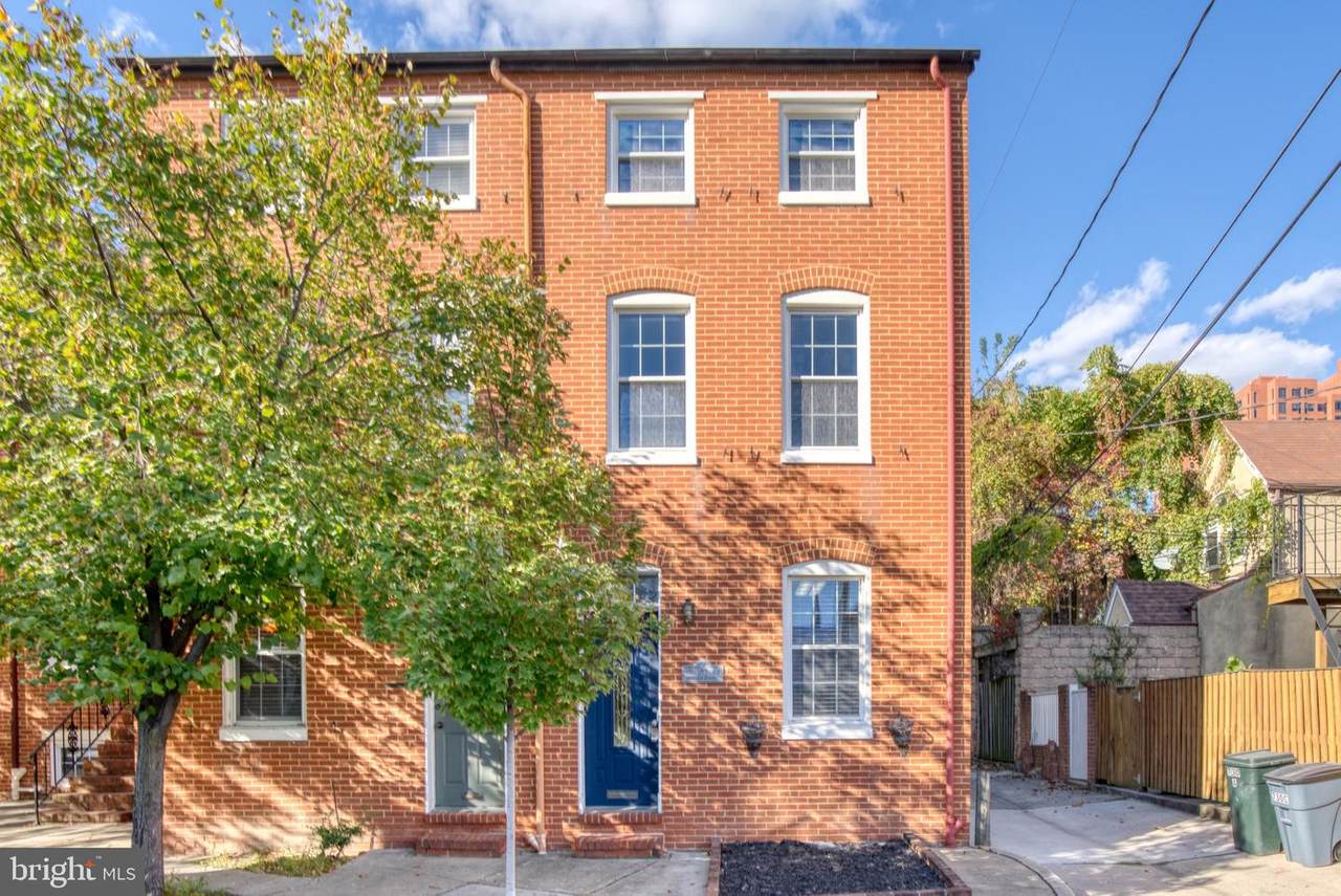 102 Montgomery Street - Photo 1