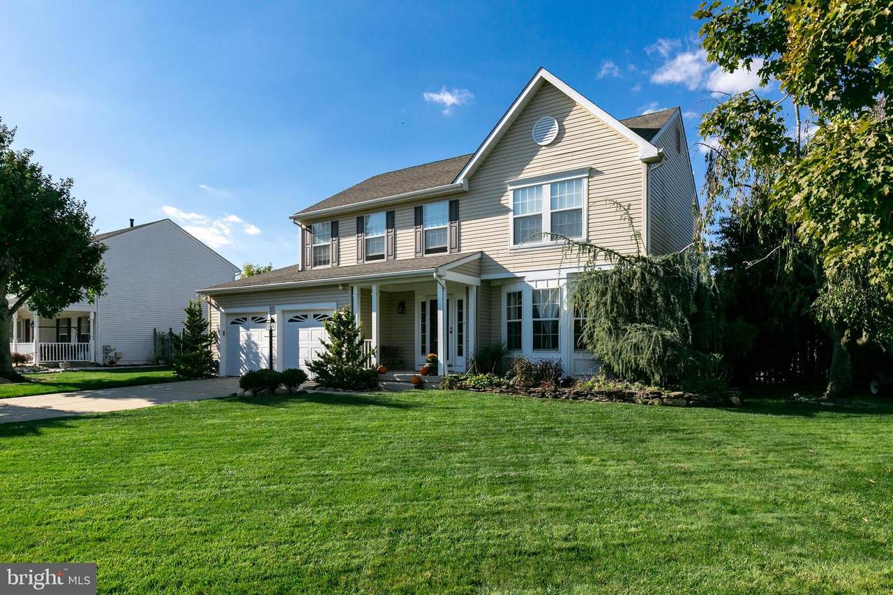 605 Walden Way - Photo 1